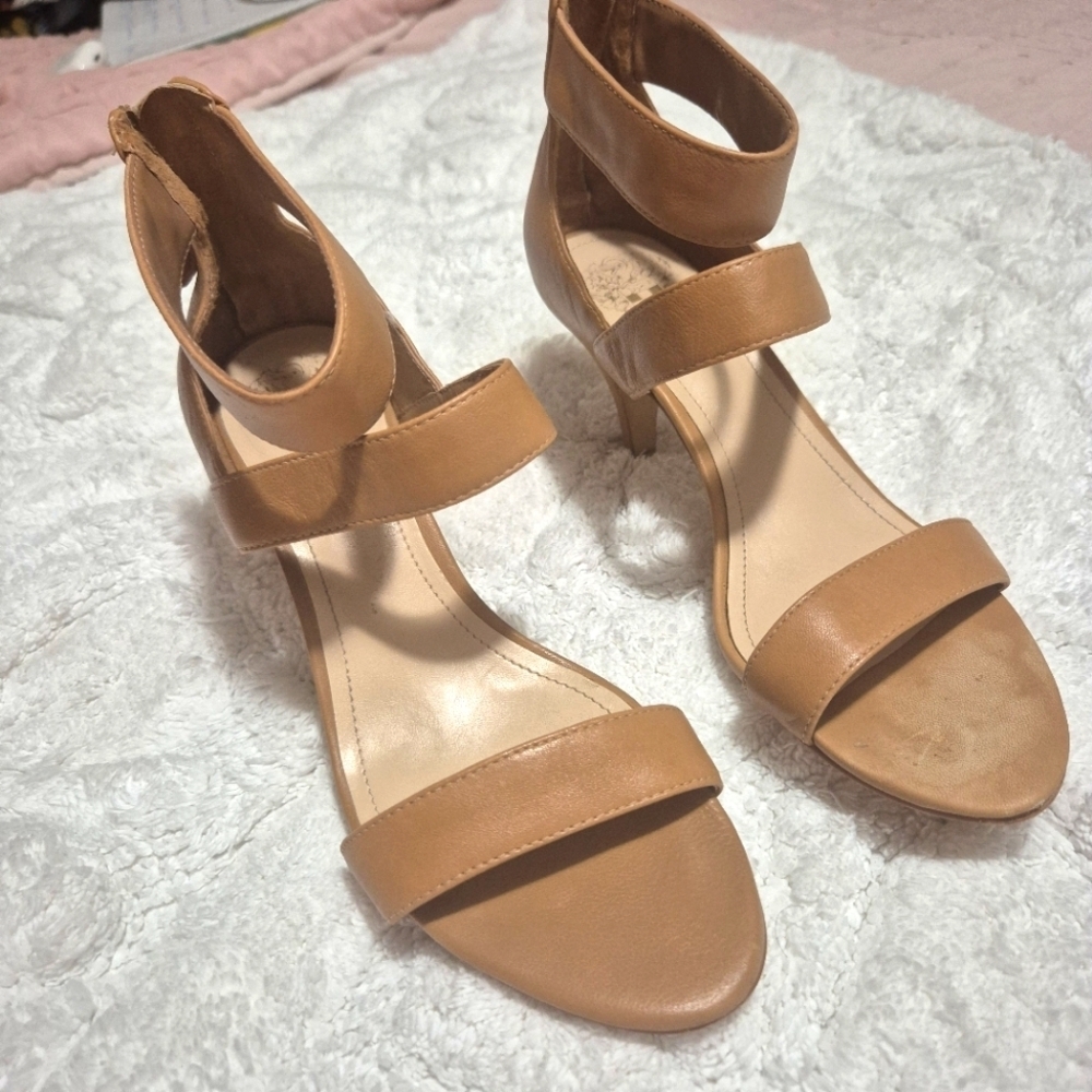 Vince Camuto Tan Heels with Modern Straps..SIZE:7M